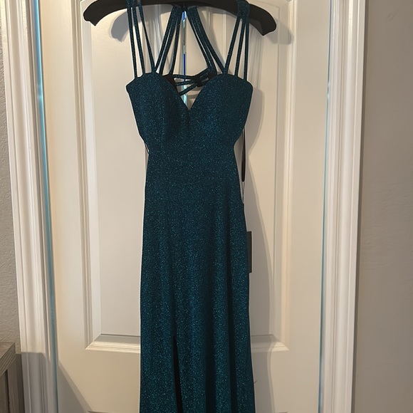 sparkly formal dress - Picture 3 of 8